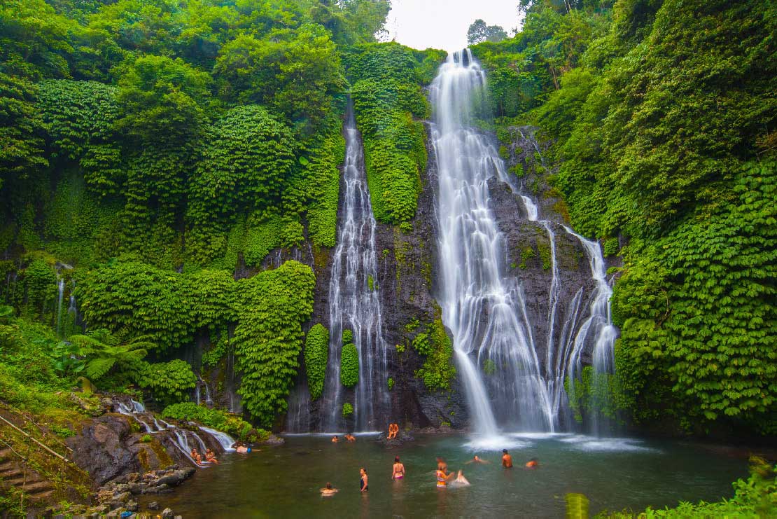 น้ำตกแฝดบันยูมาลา (Banyumala Twin Waterfall)